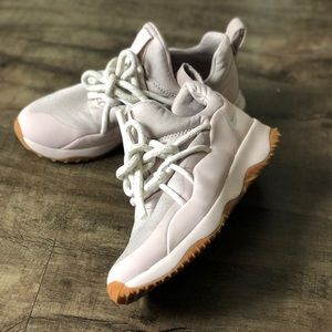 Nike ‘18 Women’s Sneakers w/ Rope Laces Blush Pink